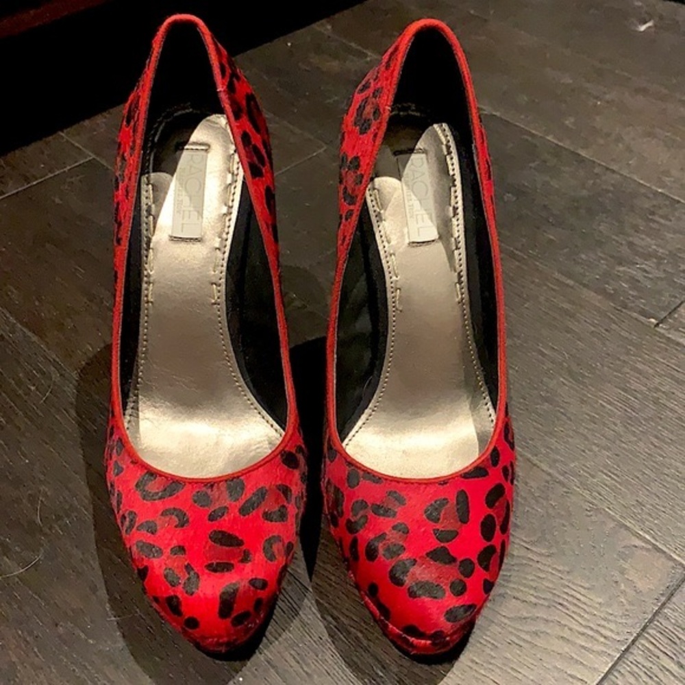 Rachel Roy: Chic platform pumps